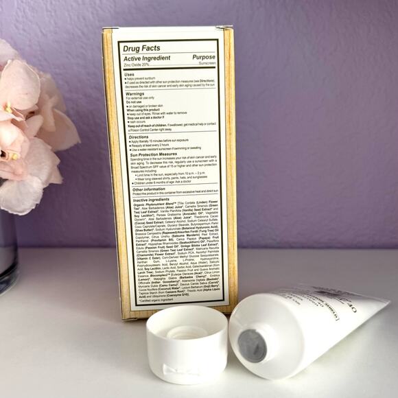 New! EMINENCE Organic Lilikoi Daily Defense Moisturizer SPF 40, 60ml/2oz - Picture 3 of 6